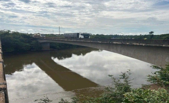 RISCO DE COLAPSO: CREA recomenda intervenção urgente em ponte sobre rio Candeias