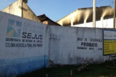 Bando serra cadeado e tenta fuga do Ênio Pinheiro