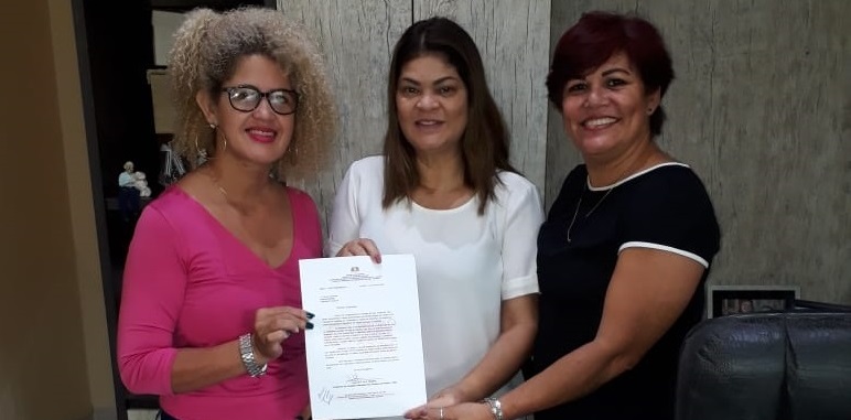 PREVENÇÃO: Cássia Muleta recebe pedido para criar Dia Estadual de Combate ao Feminicídio