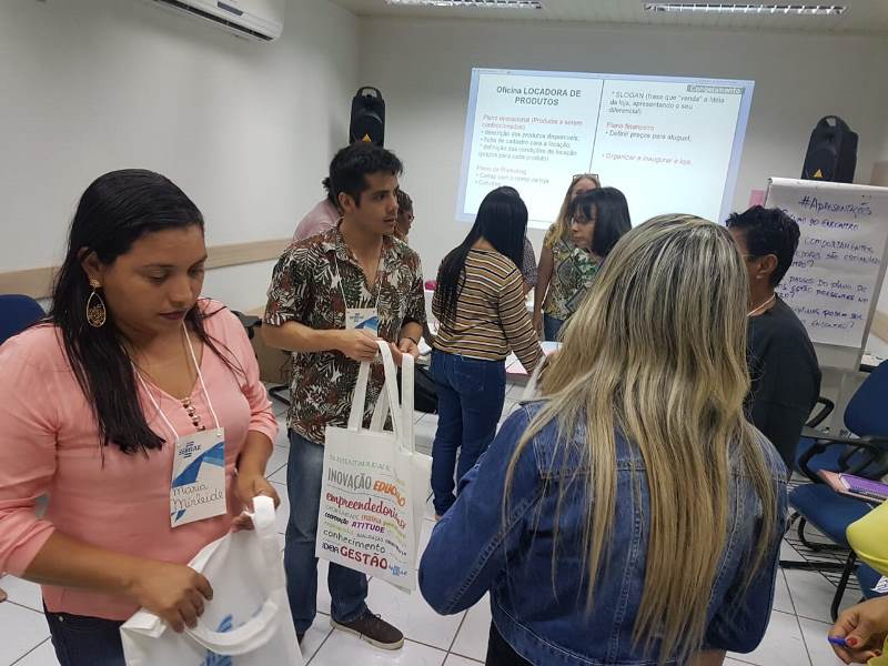 EDUCAÇÃO EMPREENDEDORA: Diretores do Sebrae presentes na capacitação de professores