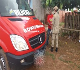 Ciclista embriagado sofre ferimentos após queda