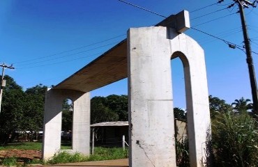 ARCO DA INCOMPETÊNCIA - Cada cidade tem o PorTal que merece - Confira fotos e vídeo