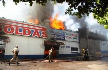 Dupla é detida por furtar objetos de estabelecimento comercial no centro da capital