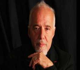 Livros de Paulo Coelho e Dan Brown são confiscados na Líbia