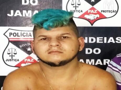 Assassino da ex-mulher é preso com drogas e armas em vila de apartamento