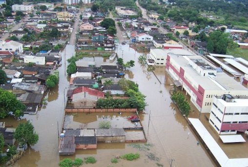 Faltam 44 centímetros para nível do Madeira  atingir a cota de alerta