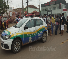 Criança fica seriamente ferida ao ser arrastada por carro 