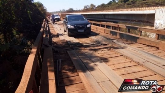 Polícia Militar consegue controlar incêndio criminoso em ponte