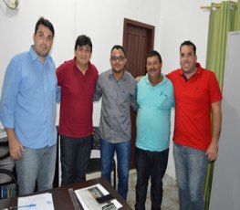 Cleiton Roque visita prefeito e vereador de Primavera e garante benefícios