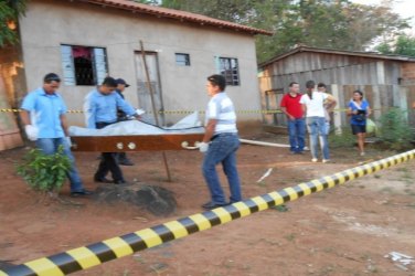 JARU - Dona de casa é encontrada morta em adiantado estado de decomposição 