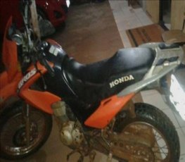 Mãe denuncia filho ao chegar em casa com motocicleta furtada