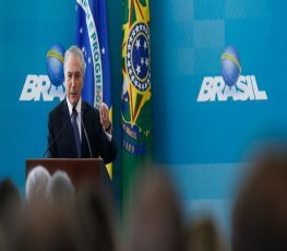 Sob pressão, Temer desiste de terceirização branda