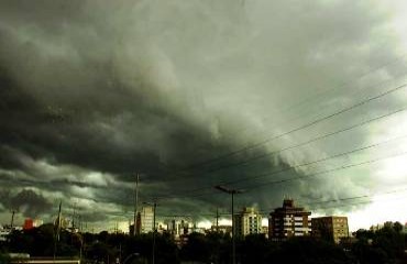 CLIMA - Frente fria deve derrubar temperatura em quase todo o Brasil