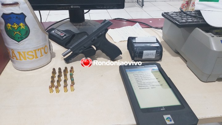 PISTOLA: Operação de blitz da PM prende assistente administrativo com 