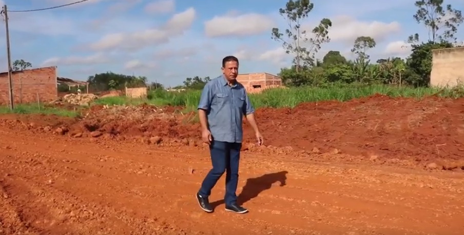 VÍDEO: Teixeirão recebe as obras de encascalhamento a pedido do vereador Edesio Fernandes