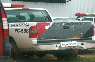 BAIXADOS – Cerca de 100 viaturas da Polícia Civil estão se deteriorando em pátios do Estado – FOTOS