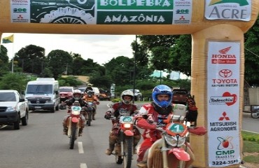 BOLPEBRA - 1050 km de poeira e Sol escaldante no rally de velocidade da Amazônia - Veja Vídeos 