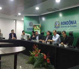 Deputado Jean e vereador Márcio Oliveira participam do lançamento do ConCafé