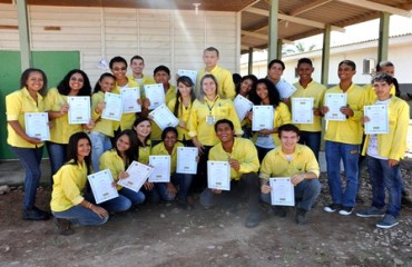 Construtora Camargo Corrêa comemora a capacitação concluída para jovens aprendizes de Rondônia