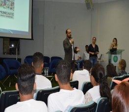 COMUNICARTE - Especialistas debatem sobre o suicídio e seus fatores sociais