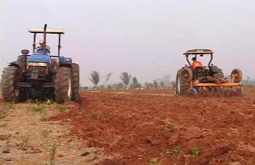 Mecanização agrícola atende mais 200 famílias em Ariquemes