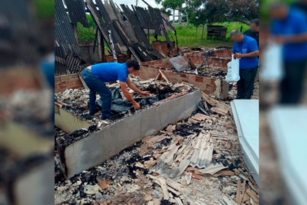 RONDÔNIA: Corpo é encontrado carbonizado dentro de residência incendiada