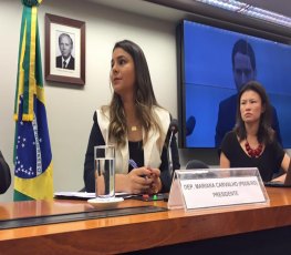 Projeto de CPI presidida por Mariana é aprovado em comissão da Câmara