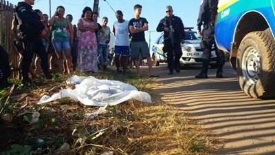 Mulher é assassinada e desovada em via da zona Sul
