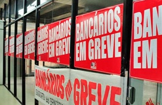 Greve dos bancários completa 30 dias com 50% das agências fechadas