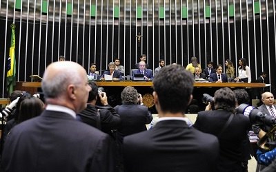 Oposição aproveita nova crise de Dilma e promete paralisar o Congresso