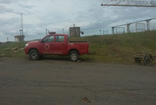 Trio atéia fogo em casa de suposto assassino de taxista