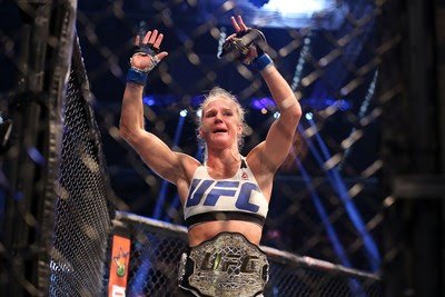 Holly Holm surpreende Ronda e é a nova campeã do UFC