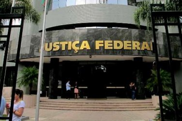 MPF estuda pedir punição de partidos citados na Lava Jato