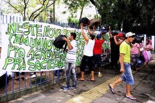 MST ocupa sede do Ministério da Agricultura, em Porto Alegre