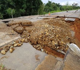 MOROSIDADE: Cratera na BR-425 continua aberta há quase 20 dias