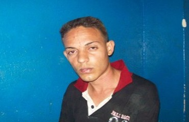 Suposto traficante que respondia crime em liberdade é preso pela ROTAM com quase 20 trouxinhas de droga