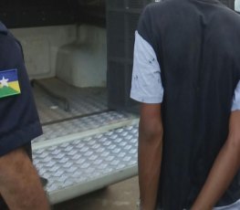 MASTURBAÇÃO: Homem é detido por atos obscenos em frente a mãe e filha