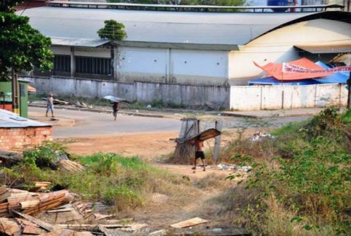 CENA DA CIDADE – Desocupados estão roubando material da EFMM - FOTOS