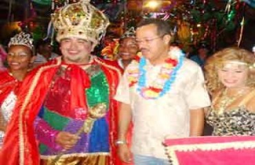 Em Rondônia é assim, desfile das escolas de samba só depois do carnaval, prefeito concordou com sandice