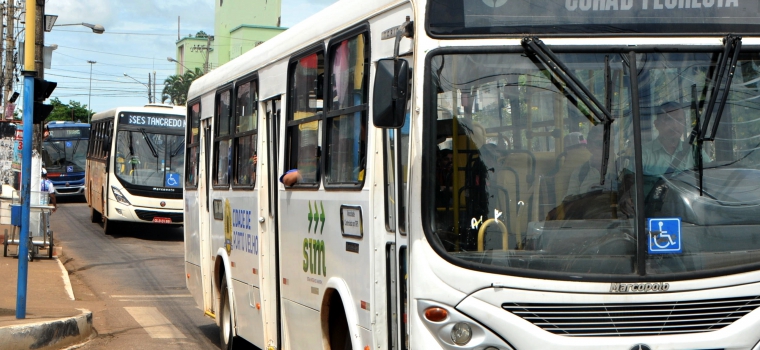 CAPITAL: Motoristas e cobradores encerram greve do transporte coletivo