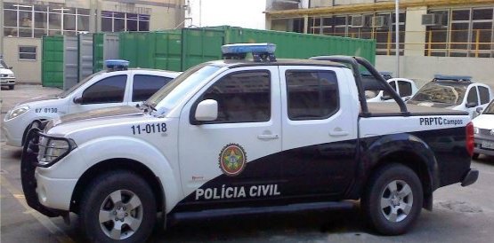 Polícia Civil prende três homens que agrediram travesti no Rio