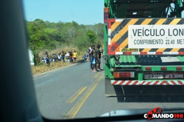 Índios bloqueiam BR-174 e cobram pedágio de motoristas – VIDEO