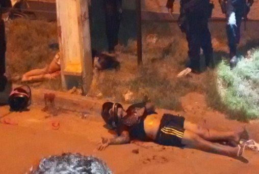 Casal é assassinado a tiros em via pública da capital