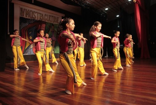 Prefeitura promove Festival de Dança Folclórica