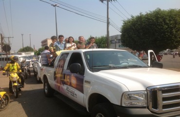 ELEIÇÕES 2012 - Mariana Carvalho comprova prestígio político com grande carreata na capital 