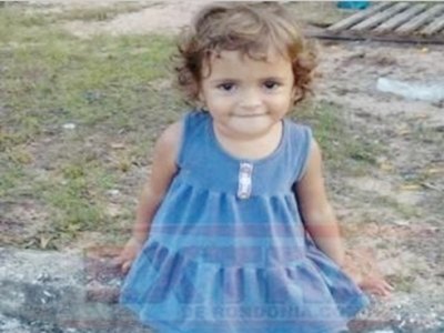 Mãe se distrai e filha morre afogada em balde 