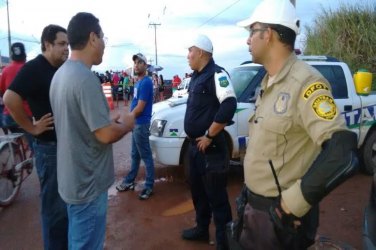 Júnior Siqueira quer semáforo em esquina de Colégio