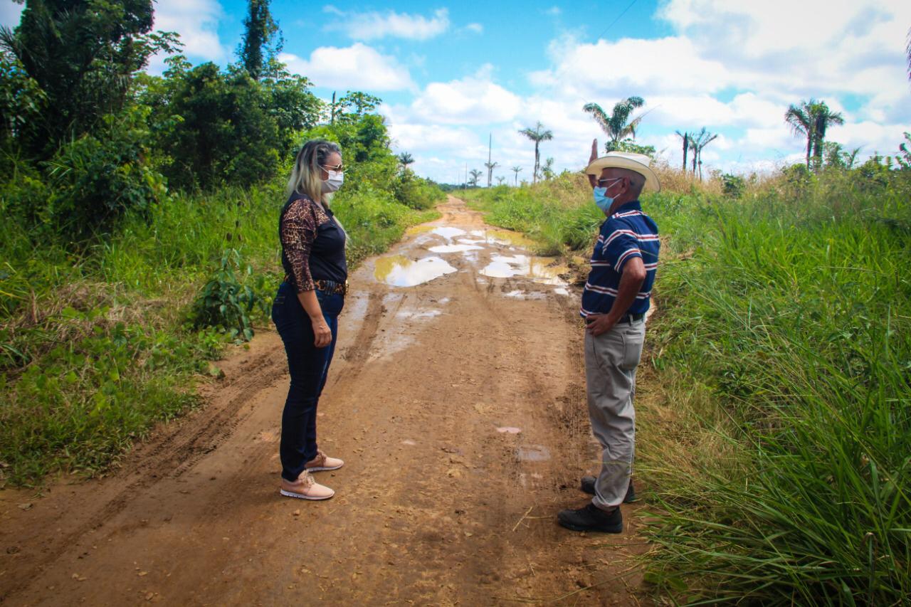 VEREADORA: Márcia Socorristas Animais conversa com moradores do Ramal Uberaba