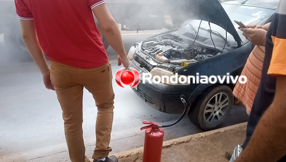 SUSTO: Carro de empresa tem princípio de incêndio no meio da avenida Jorge Teixeira