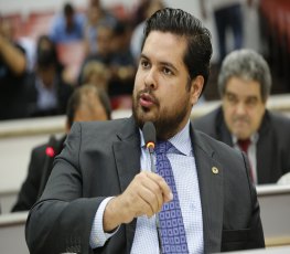 Deputado Jean Oliveira indica asfaltamentos em ruas de Porto Velho